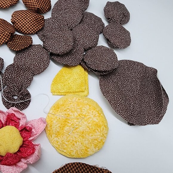 Assorted Quilted Fabric Flower Petals and Shapes For Crafting Quilting Sewing Pr - Picture 5 of 7